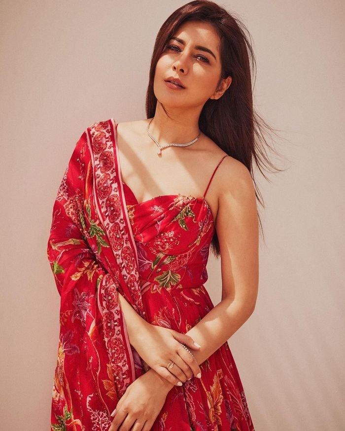 raashii khanna 5